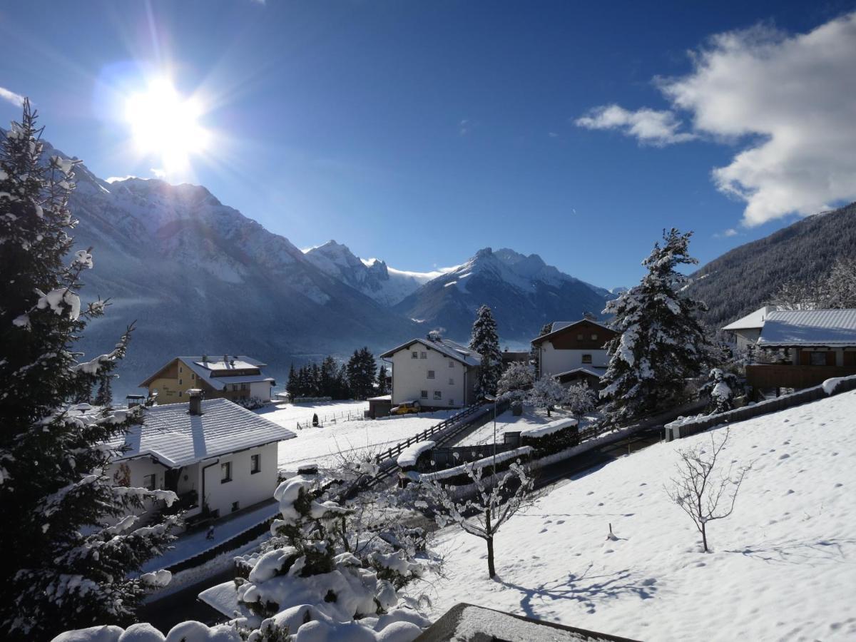Ferienwohnung Eller Telfes im Stubai Bagian luar foto